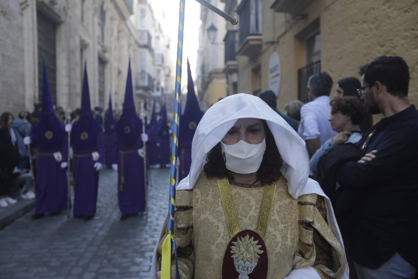 Fotos: La hermandad de Afligidos, el Jueves Santo en Cádiz