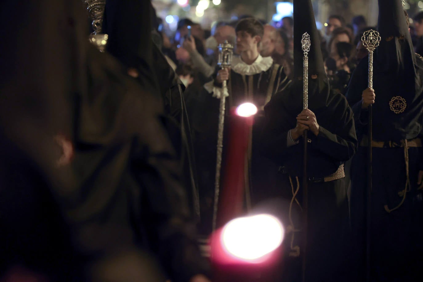 El intimismo de la procesión de la Buena Muerte de Córdoba, en imágenes