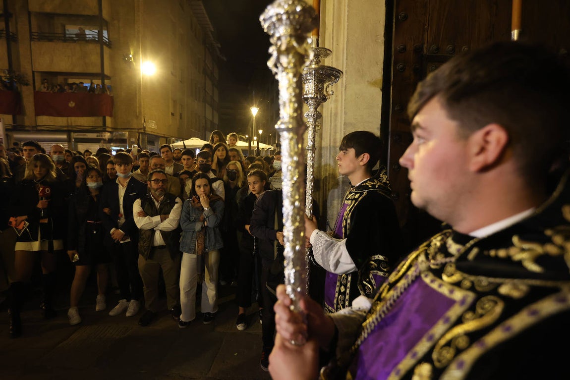 El intimismo de la procesión de la Buena Muerte de Córdoba, en imágenes