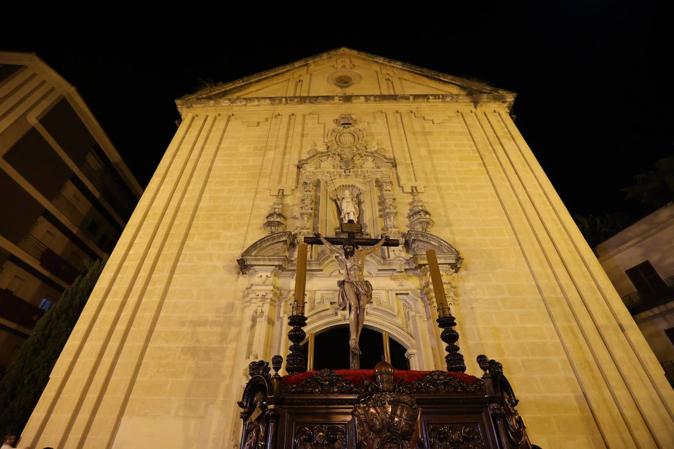 El intimismo de la procesión de la Buena Muerte de Córdoba, en imágenes