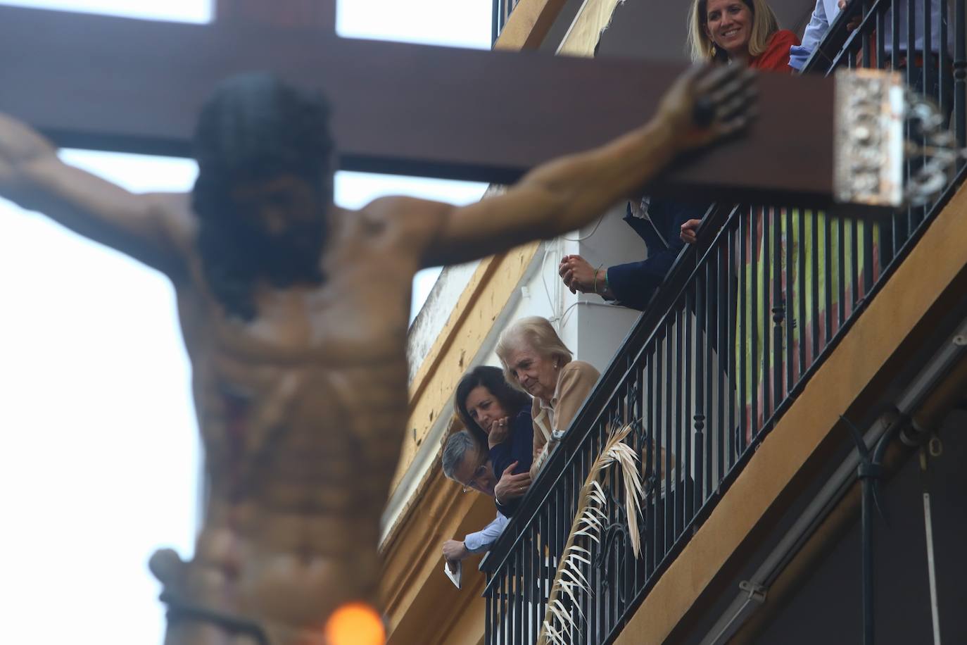 Viernes Santo | La devoción en la procesión de los Dolores, en imágenes