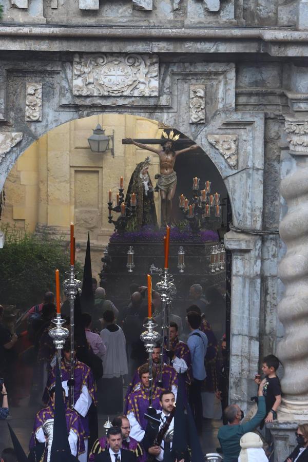 Viernes Santo | La hermosa procesión de la Expiración de Córdoba, en imágenes