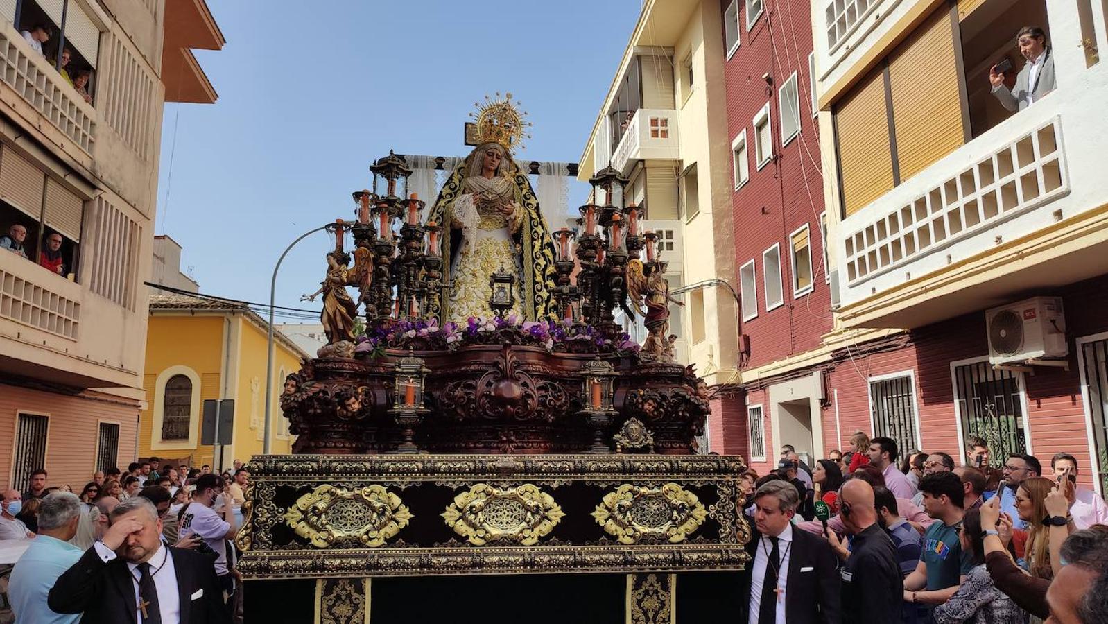 Viernes Santo | La vibrante procesión de la Soledad de Córdoba, en imágenes