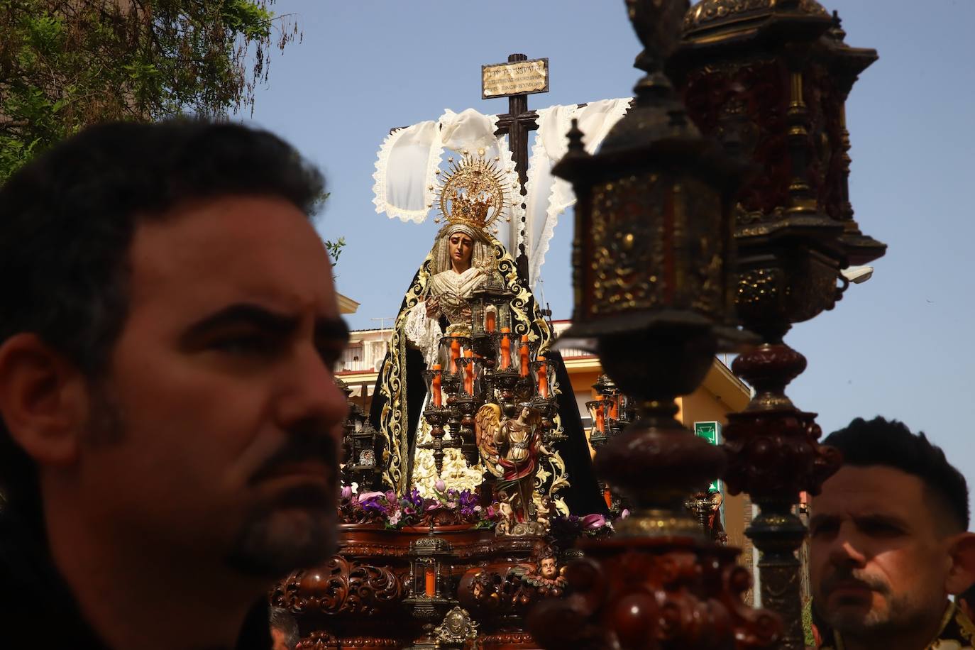 Viernes Santo | La vibrante procesión de la Soledad de Córdoba, en imágenes