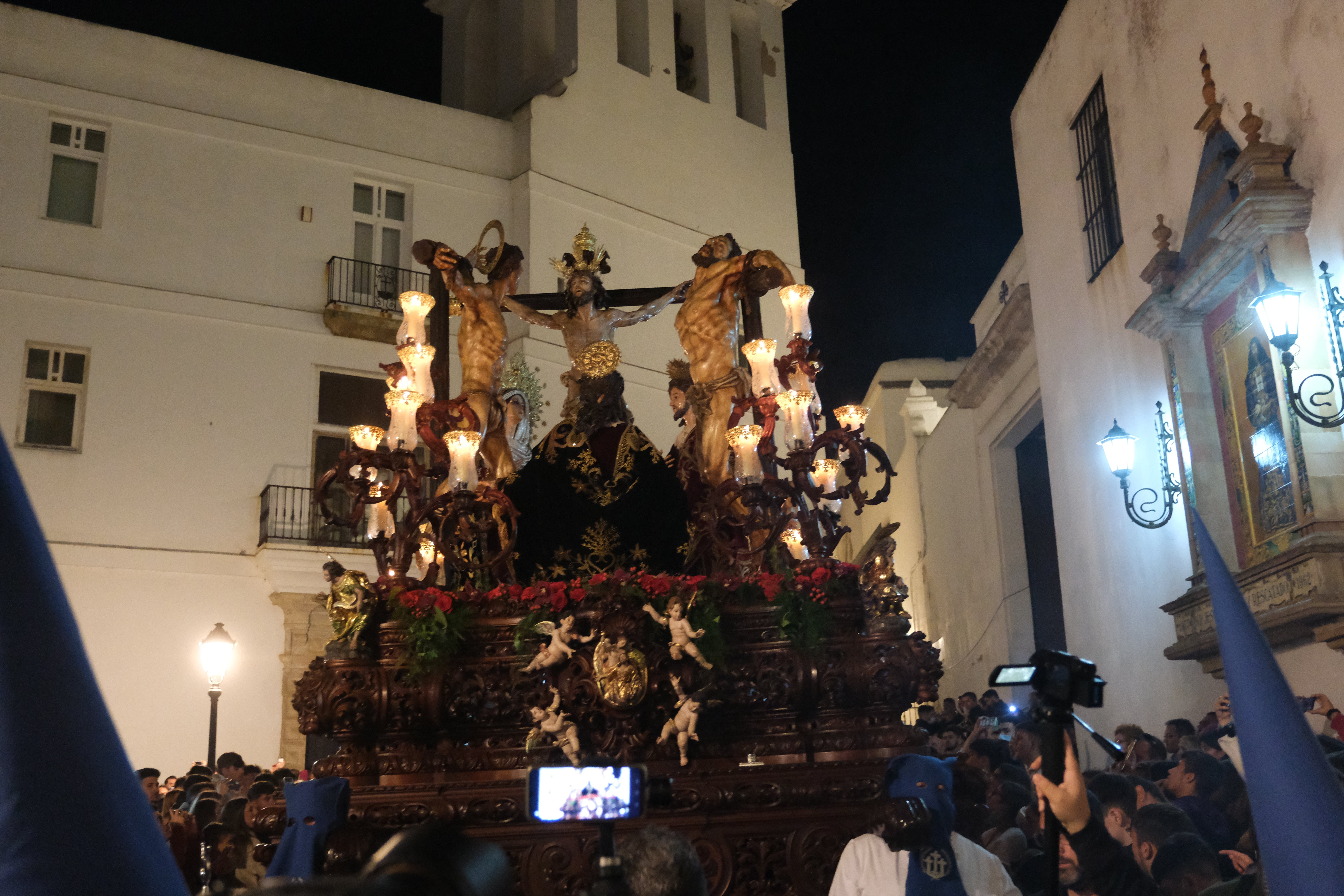 Fotos: El Perdón, esta Madrugada en la Semana Santa de Cádiz 2022