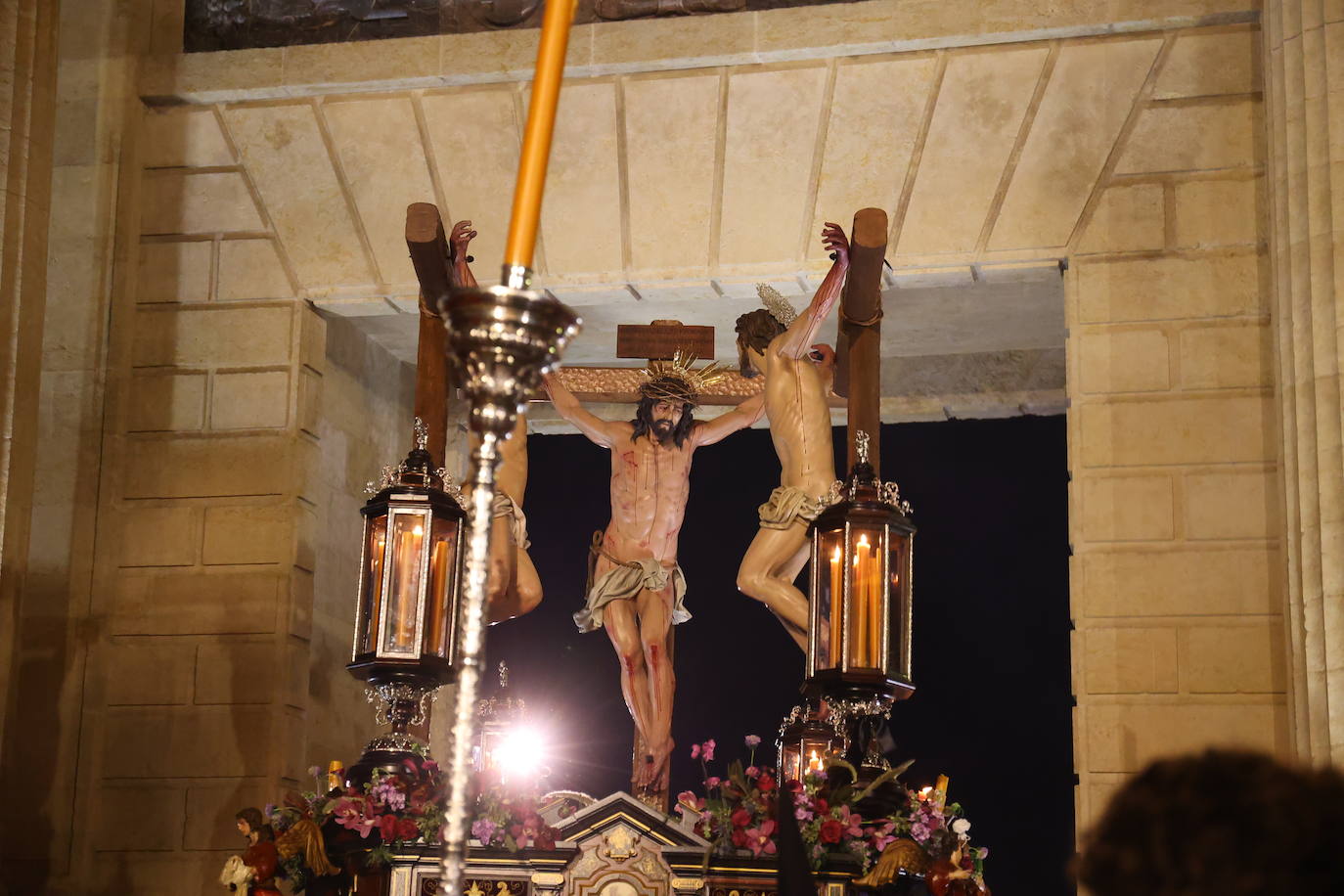 En imágenes, el histórico estreno de la Conversión en la carrera oficial de la Semana Santa de Córdoba