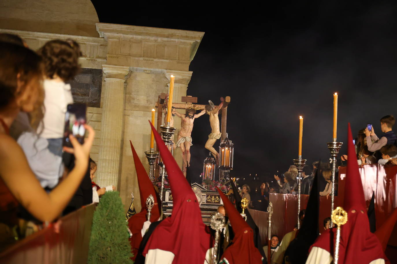 En imágenes, el histórico estreno de la Conversión en la carrera oficial de la Semana Santa de Córdoba