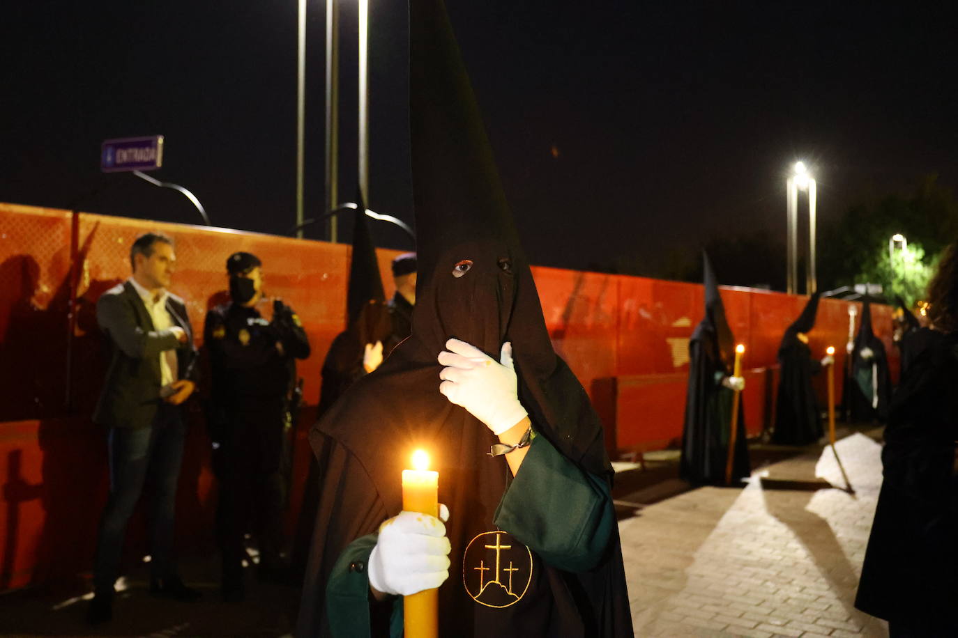 En imágenes, el histórico estreno de la Conversión en la carrera oficial de la Semana Santa de Córdoba