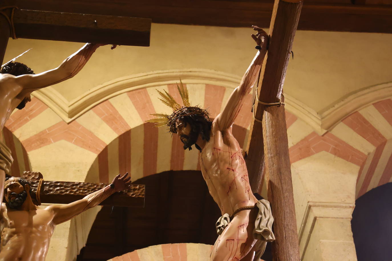 En imágenes, el histórico estreno de la Conversión en la carrera oficial de la Semana Santa de Córdoba