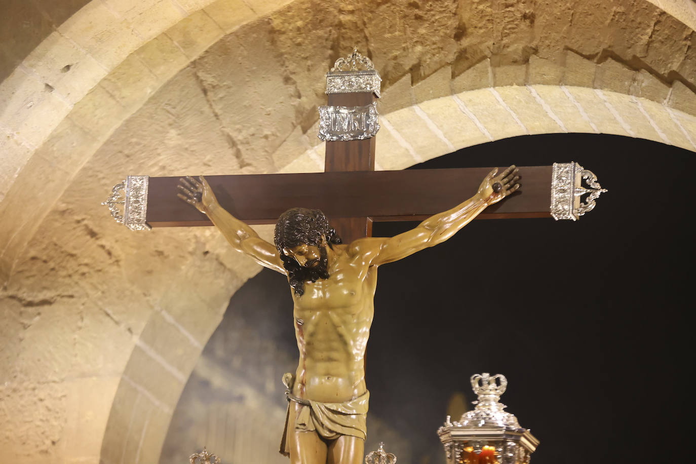 En imágenes, la Virgen de los Dolores en la Catedral de Córdoba el Viernes Santo