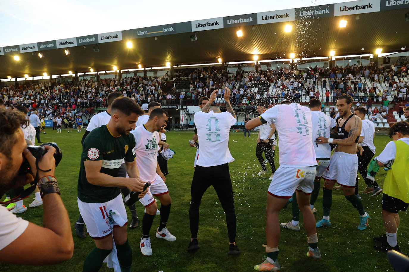 La fiesta del ascenso del Córdoba CF en Mérida, en imágenes