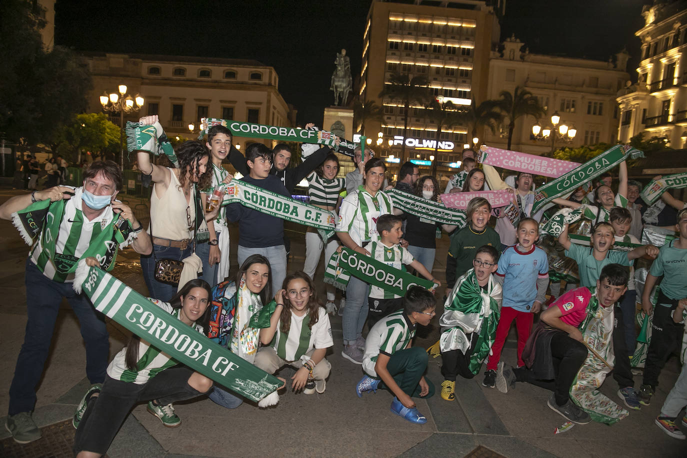 La fiesta del ascenso del Córdoba CF en las Tendillas, en imágenes