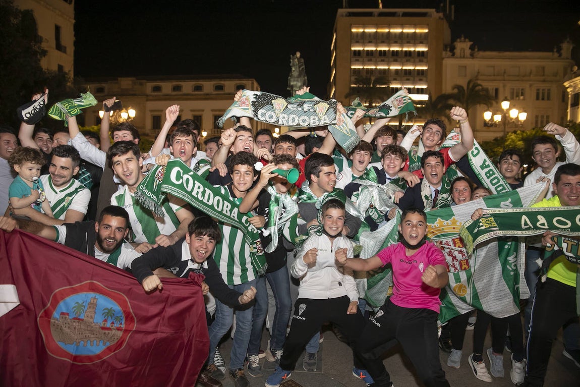 La fiesta del ascenso del Córdoba CF en las Tendillas, en imágenes