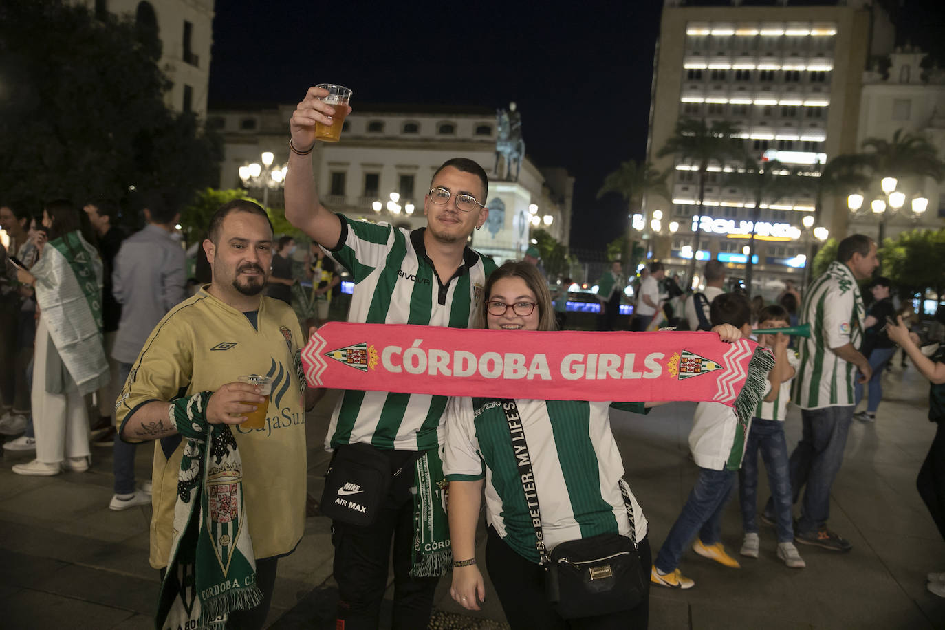 La fiesta del ascenso del Córdoba CF en las Tendillas, en imágenes