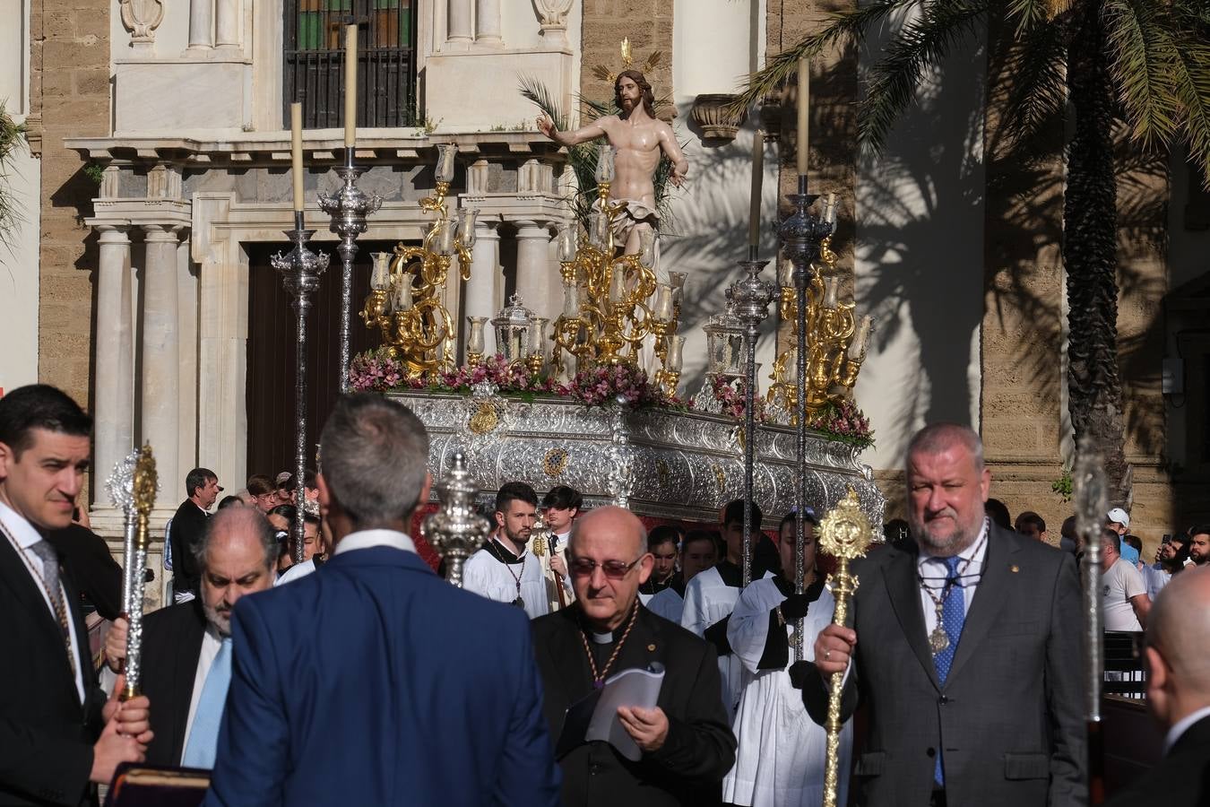 Fotos: El Resucitado recorre las calles de Cádiz en la Semana Santa 2022