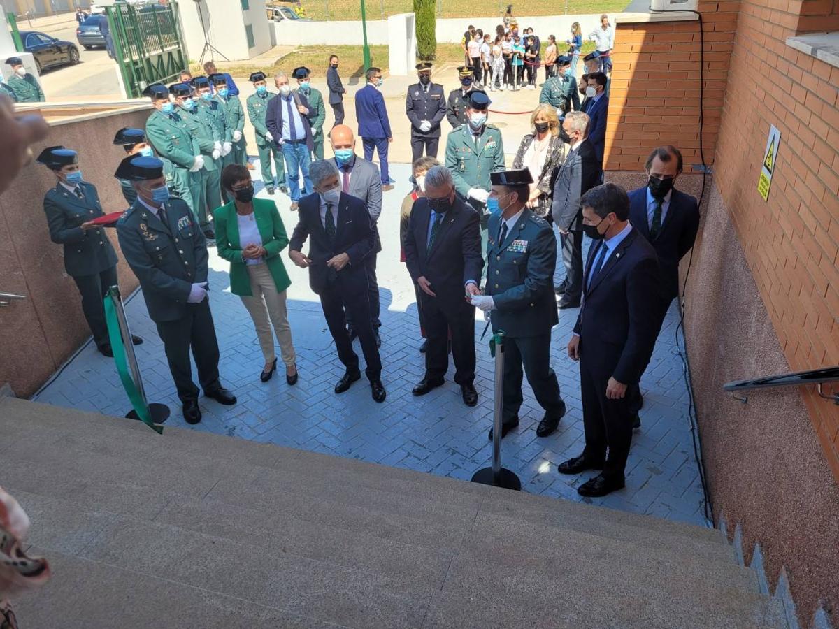 El estreno del cuartel de la Guardia Civil de Puente Genil, en imágenes