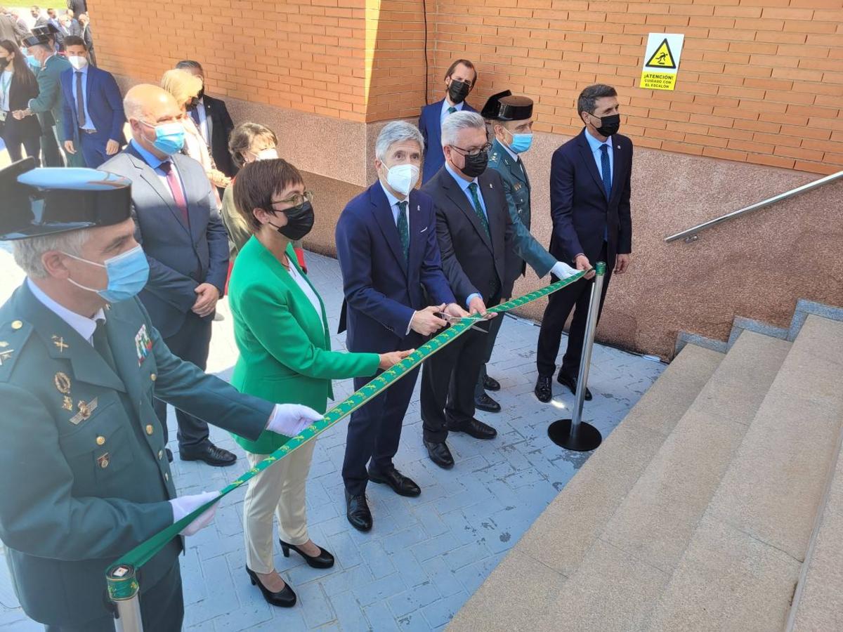 El estreno del cuartel de la Guardia Civil de Puente Genil, en imágenes