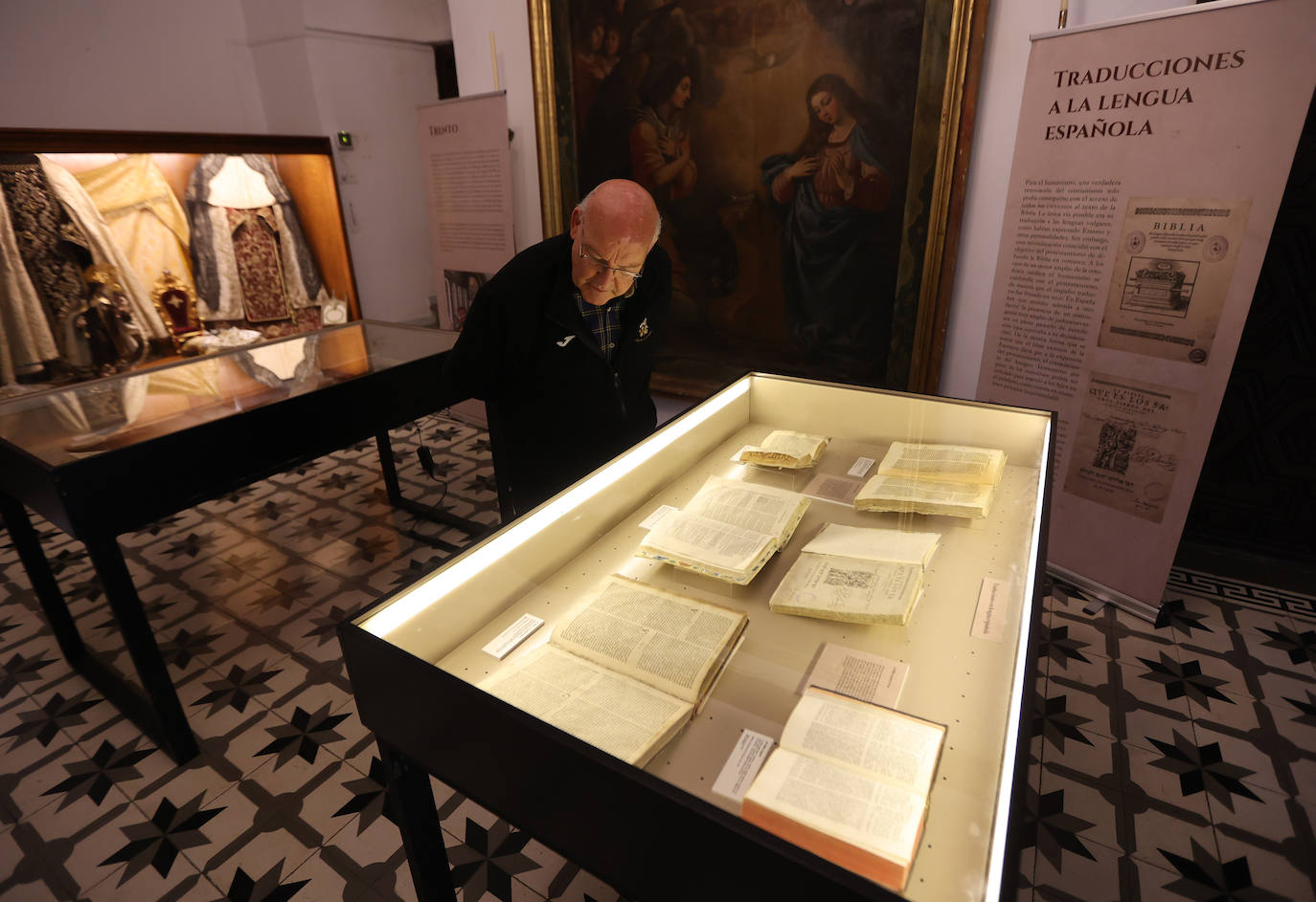 La exposición &#039;La Biblia y los humanistas. Un viaje a la cultura del siglo XVI&#039;, en imágenes