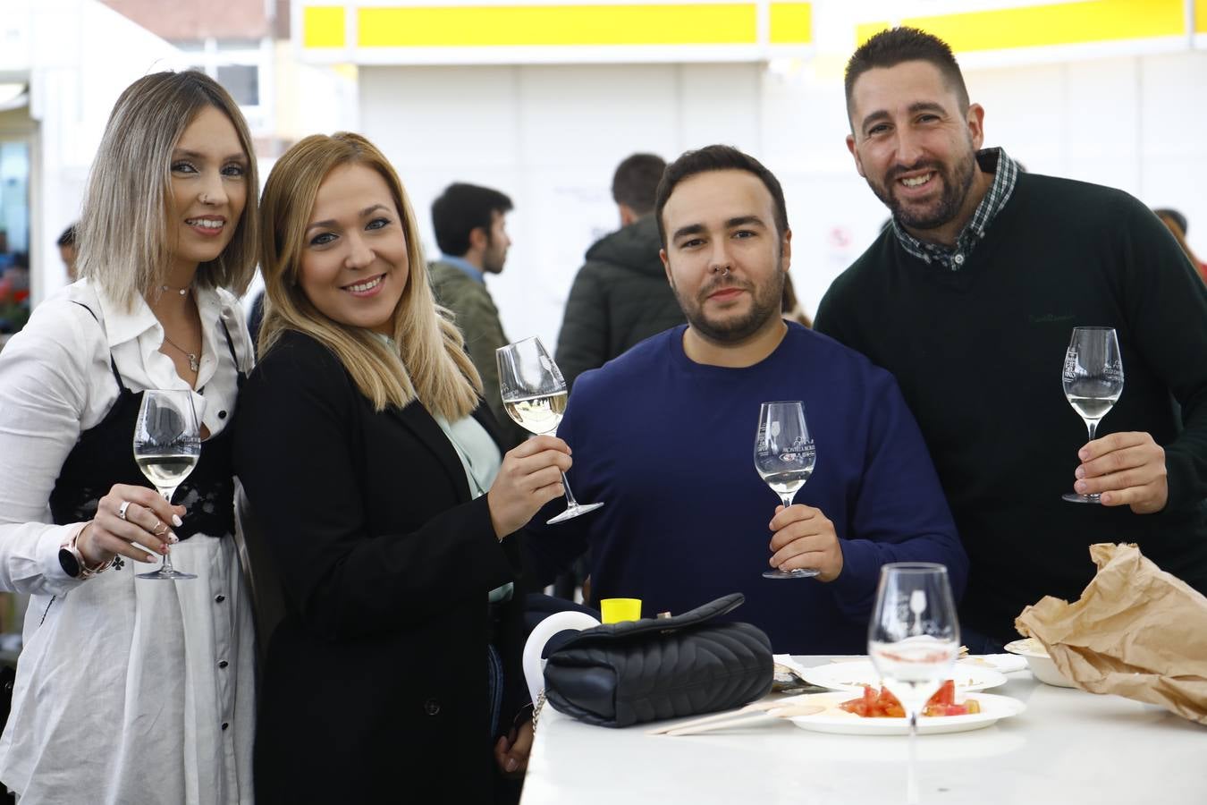 El frío y la lluvia no pueden con la Cata del Vino de Córdoba