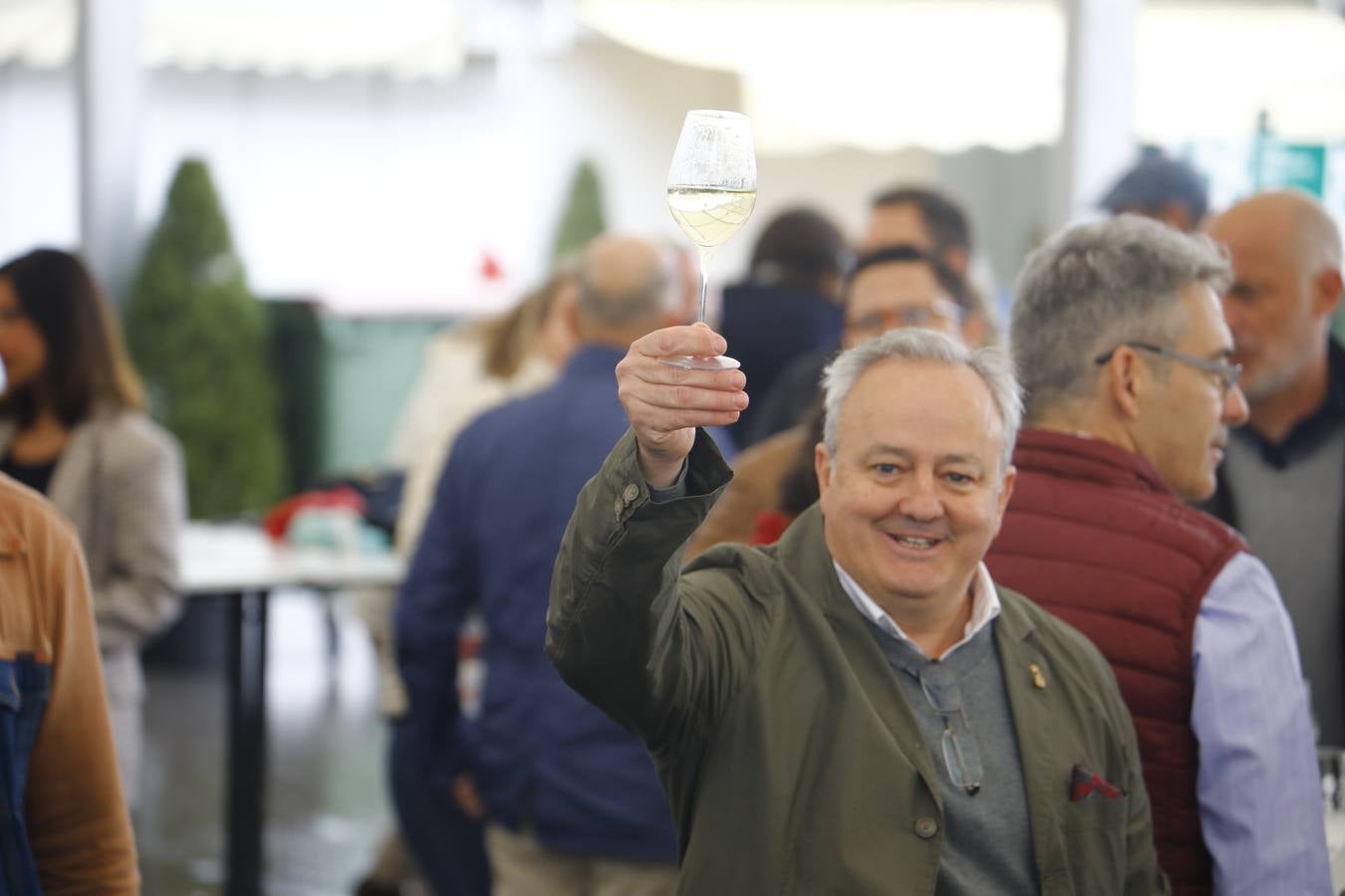 El frío y la lluvia no pueden con la Cata del Vino de Córdoba