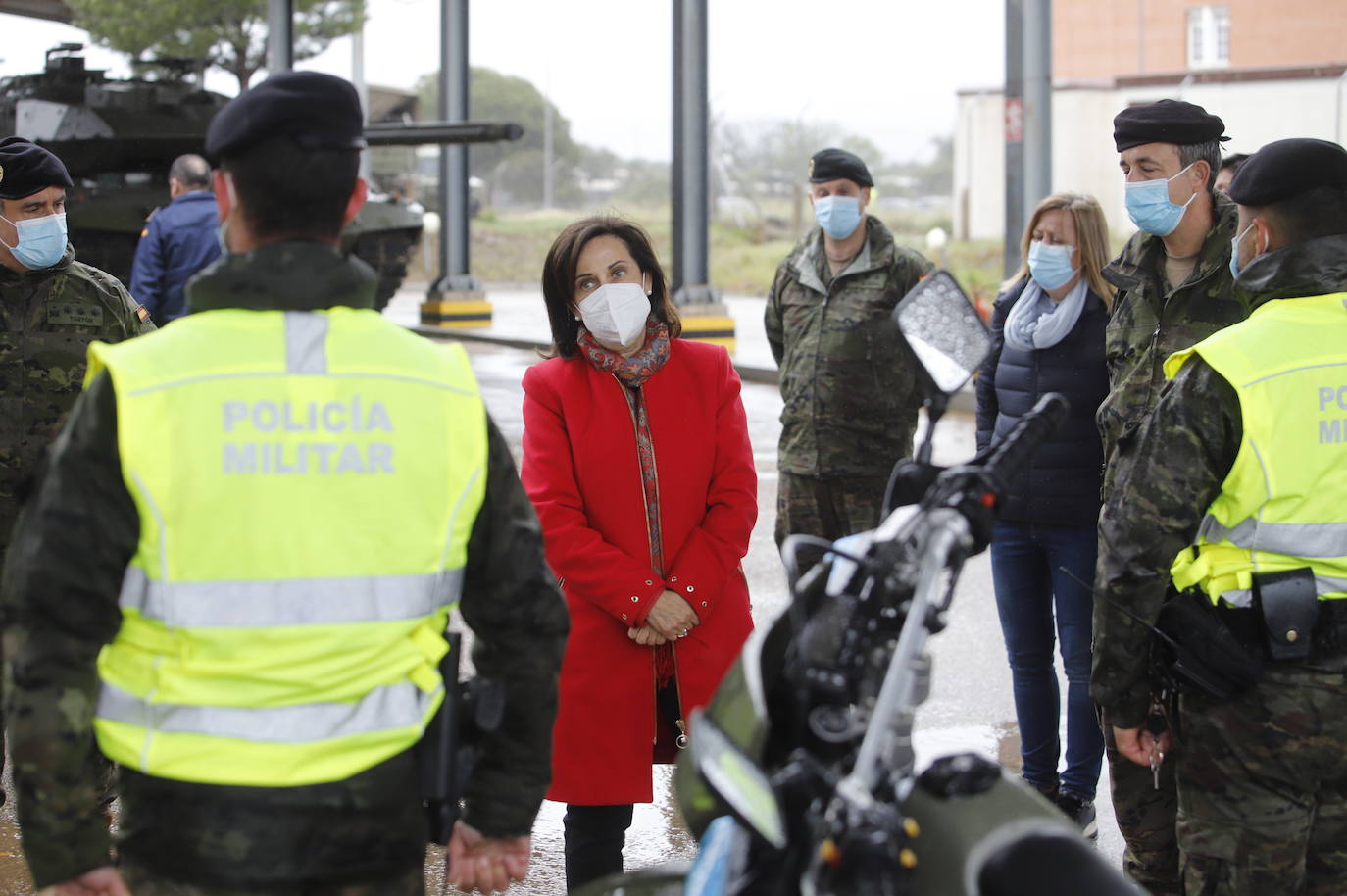 La visita de la ministra de Defensa a los soldados de la BRI X, en imágenes