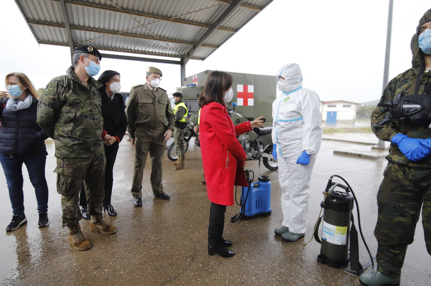 La visita de la ministra de Defensa a los soldados de la BRI X, en imágenes