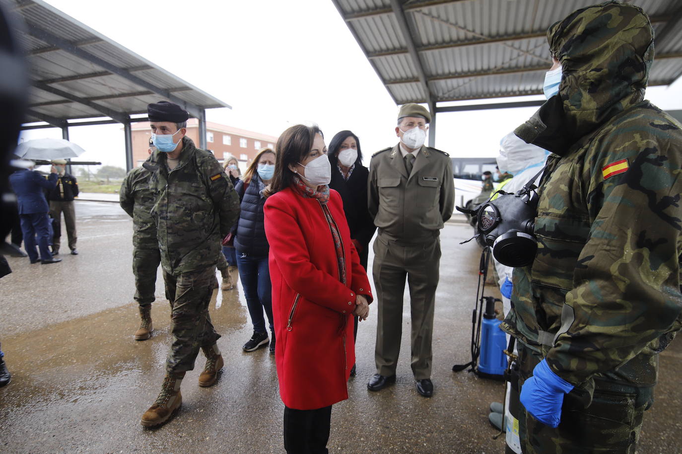 La visita de la ministra de Defensa a los soldados de la BRI X, en imágenes