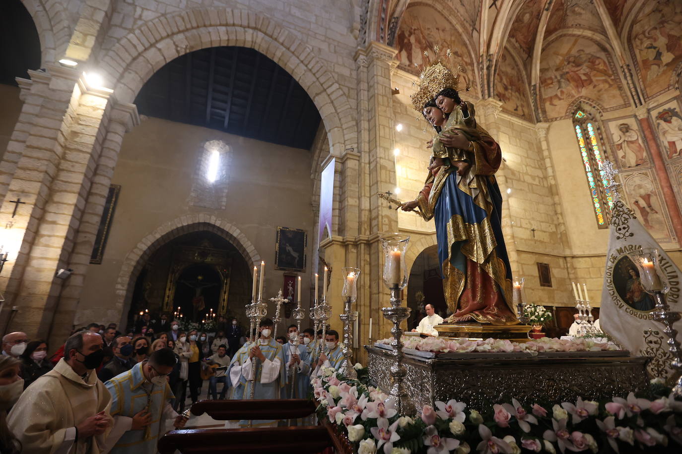 El regreso de María Auxiliadora a su santuario de Córdoba, en imágenes