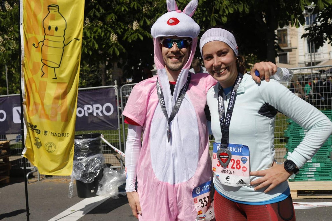 Superación, sudor y lágrimas: las mejores imágenes del maratón de Madrid 2022