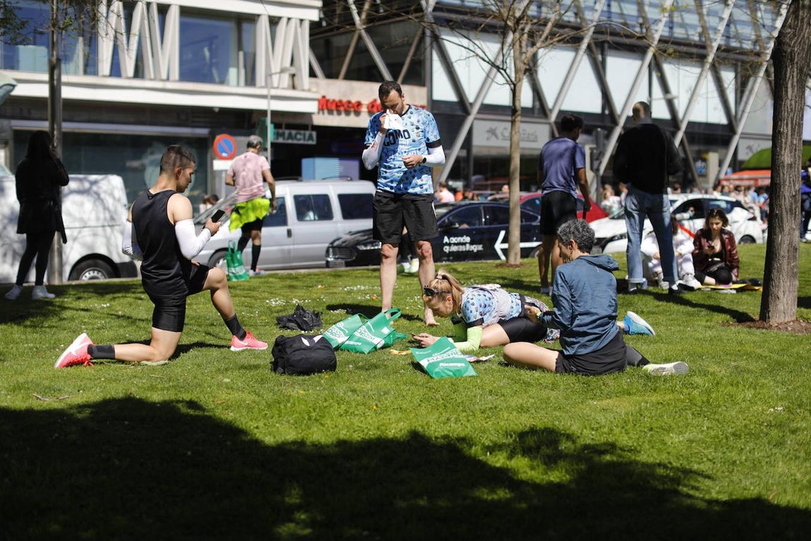 Superación, sudor y lágrimas: las mejores imágenes del maratón de Madrid 2022