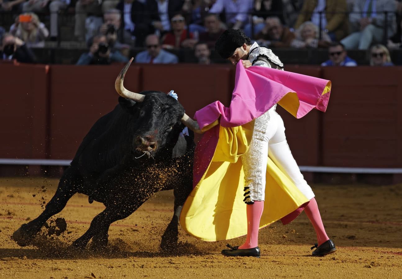 Oliva Soto, en un momento de su faena. JUAN FLORES