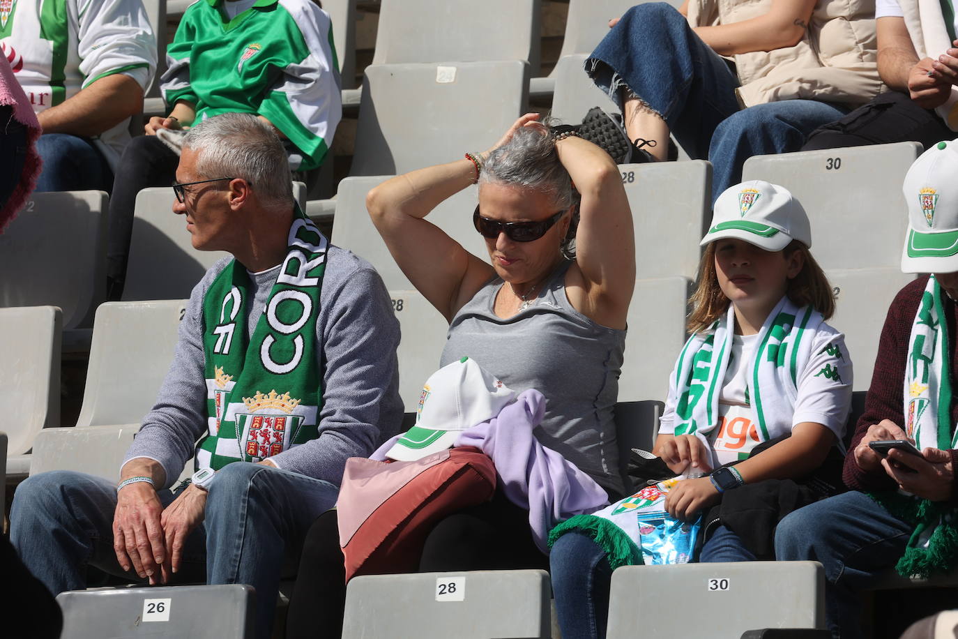 El excelente ambiente en el Córdoba CF - Las Palmas Atlético, en imágenes