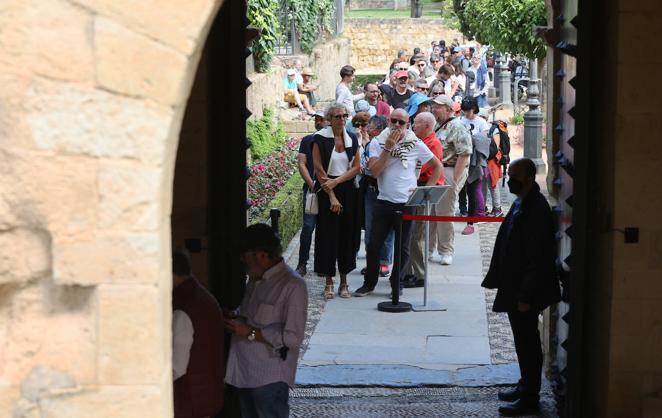 En imágenes, las colas de los turistas extranjeros vuelven a Córdoba