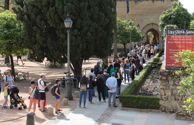 En imágenes, las colas de los turistas extranjeros vuelven a Córdoba