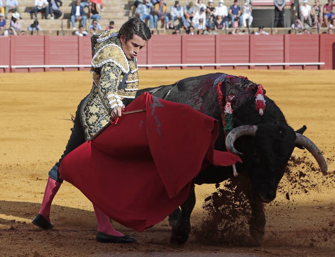 Primera corrida del ciclo continuado de 2022 en la plaza de toros de Sevilla. RAÚL DOBLADO