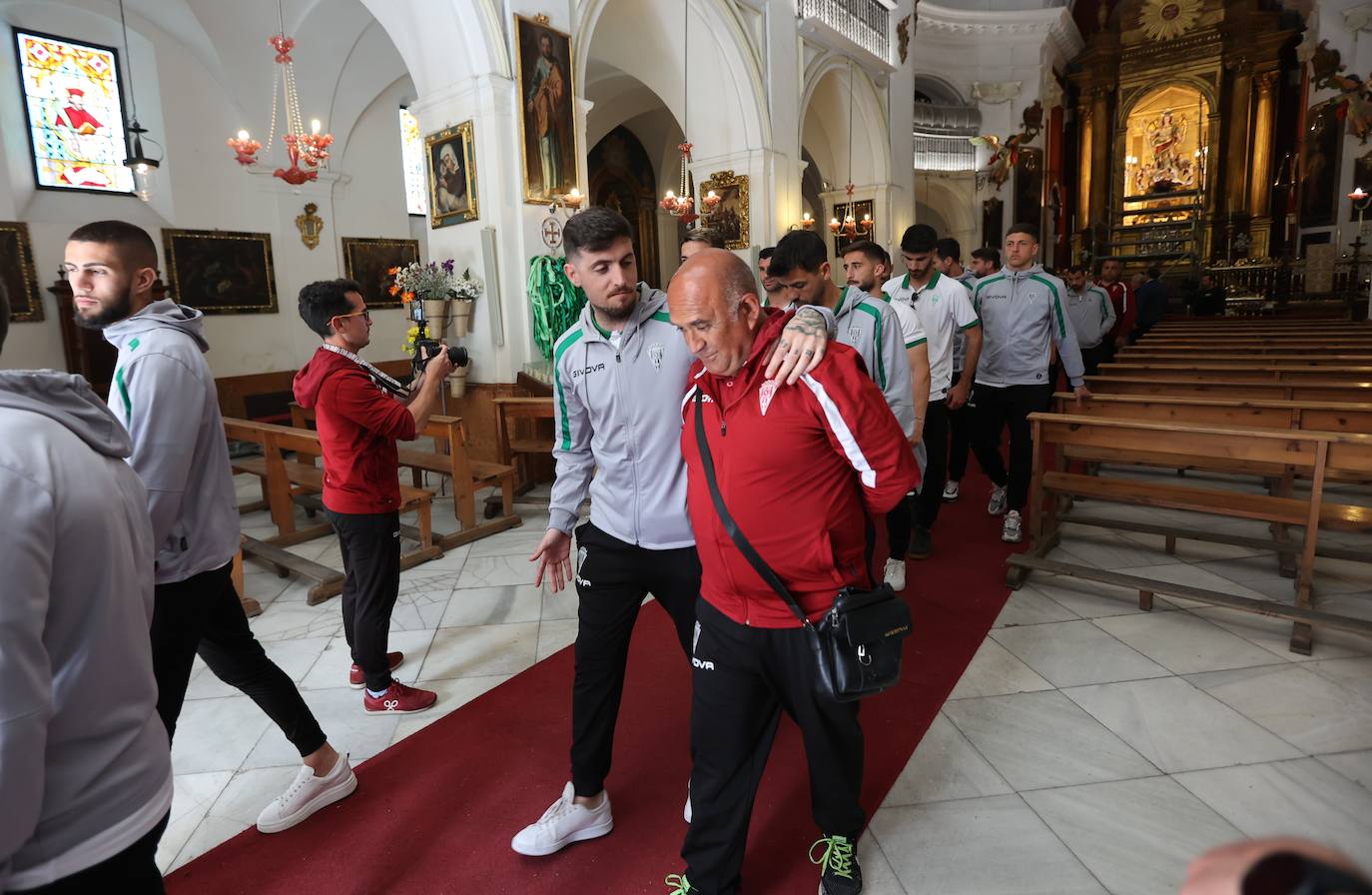 La ofrenda a San Rafael y Virgen de los Dolores por el ascenso del Córdoba CF, en imágenes