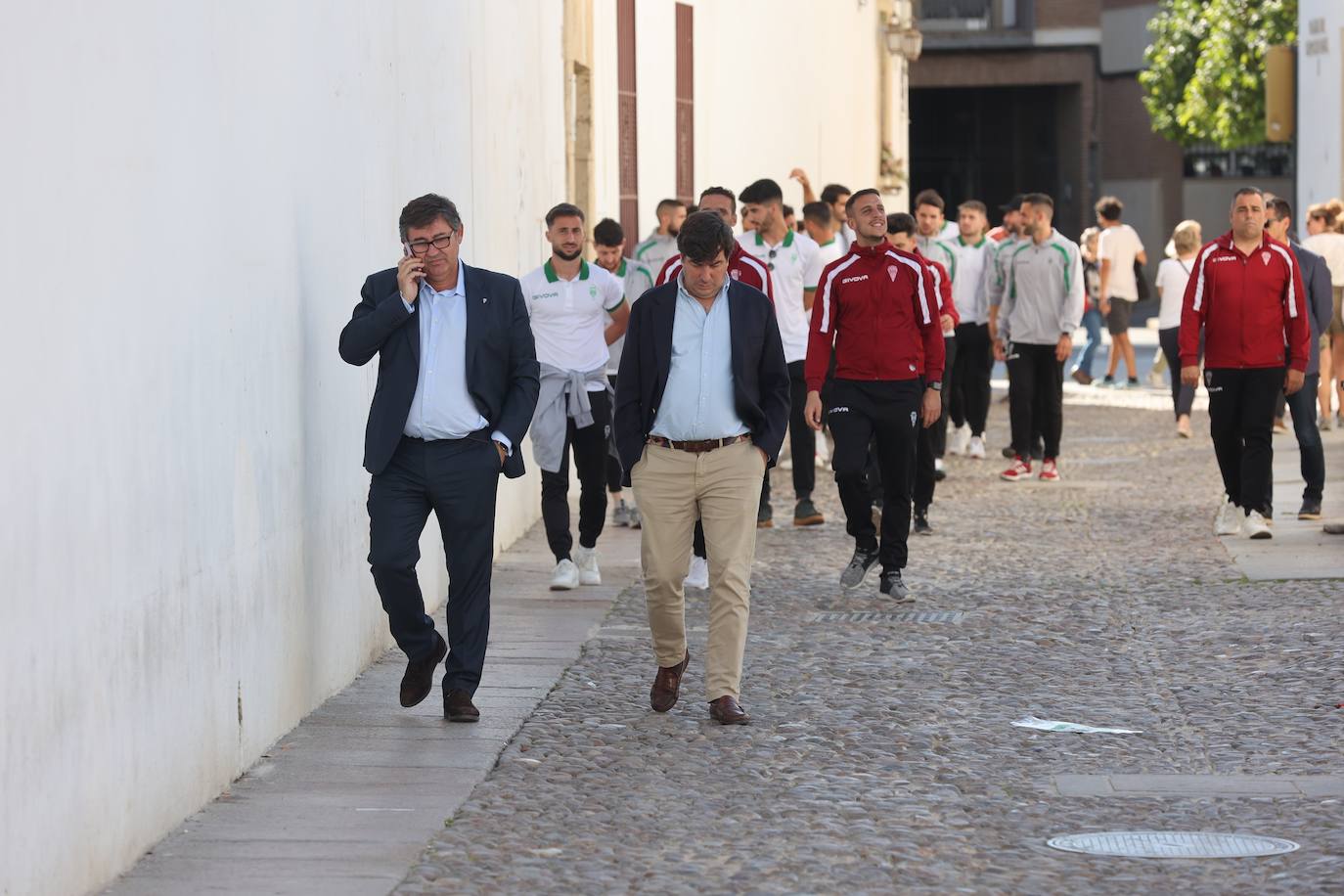 La ofrenda a San Rafael y Virgen de los Dolores por el ascenso del Córdoba CF, en imágenes