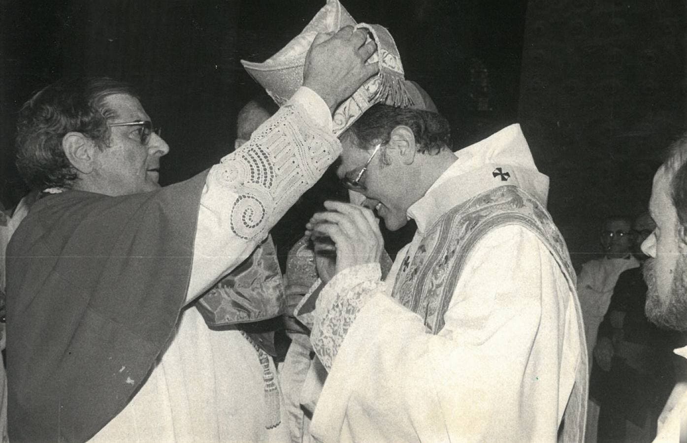 Monseñor Carlos Amigo Vallejo toma posesión de su cargo en 1982. ÁNGEL DOBLADO
