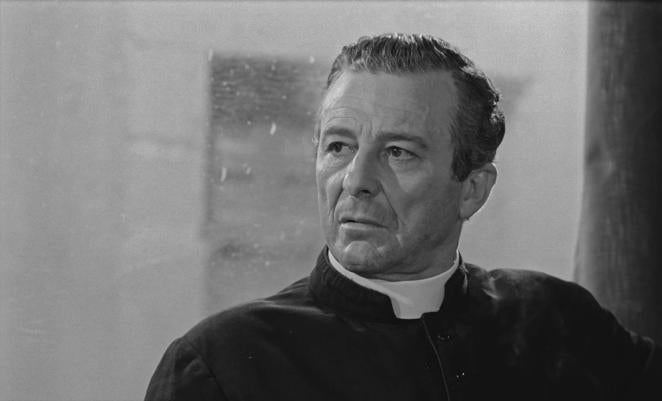 El cura Don Matías en 'You're the One' (2001). Juan Diego trabajó con José Luis Garci en esta película ambientada en los años 40 y protagonizada por Lydia Bosch.