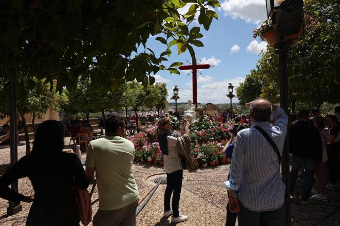 El inicio de las Cruces de Mayo de Córdoba 2022, en imágenes