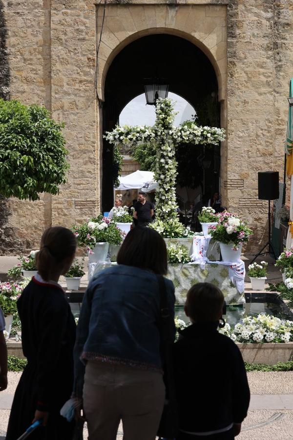 El inicio de las Cruces de Mayo de Córdoba 2022, en imágenes