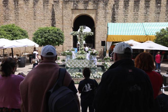 El inicio de las Cruces de Mayo de Córdoba 2022, en imágenes