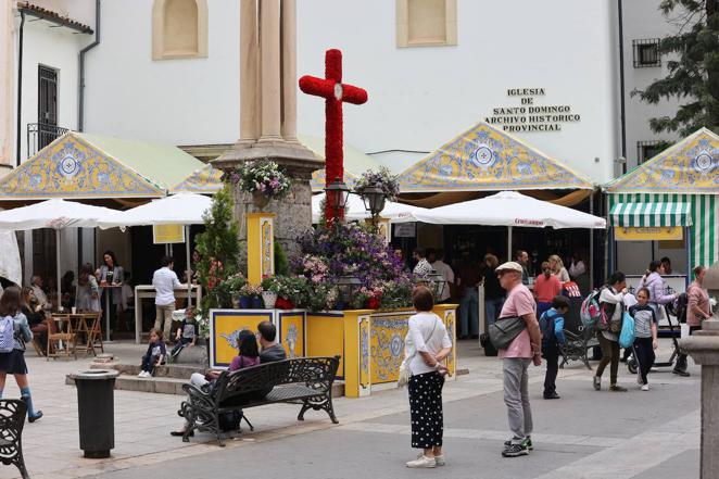 El inicio de las Cruces de Mayo de Córdoba 2022, en imágenes