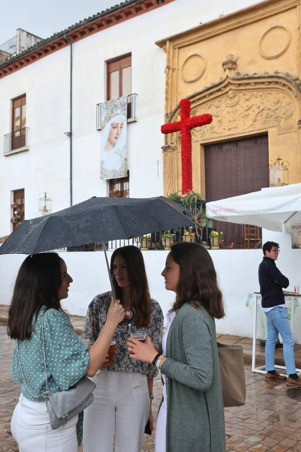 El inicio de las Cruces de Mayo de Córdoba 2022, en imágenes