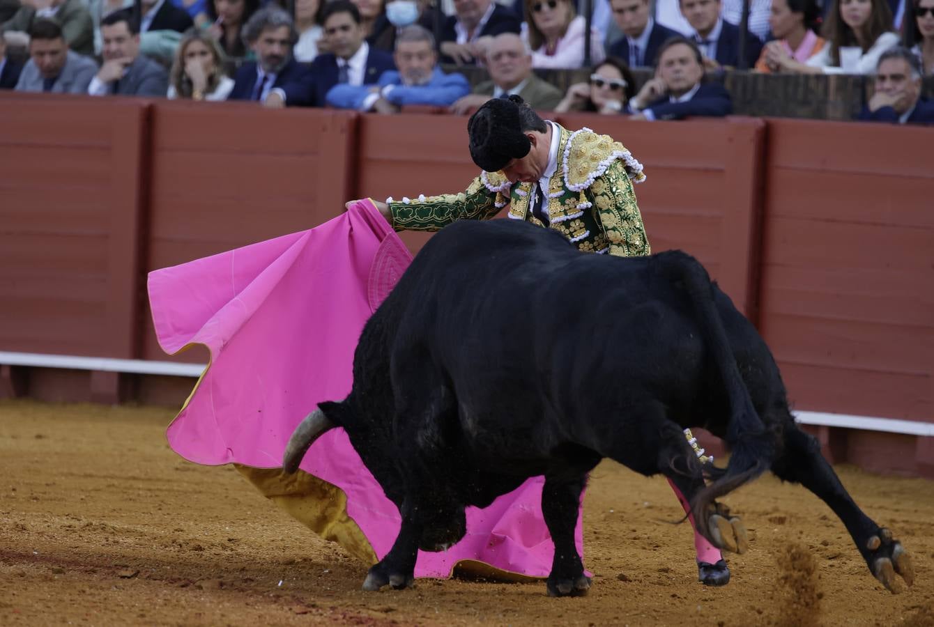 Corrida de Morante, Urdiales y Manzanares en la plaza de toros de Sevilla en 2022. JUAN FLORES