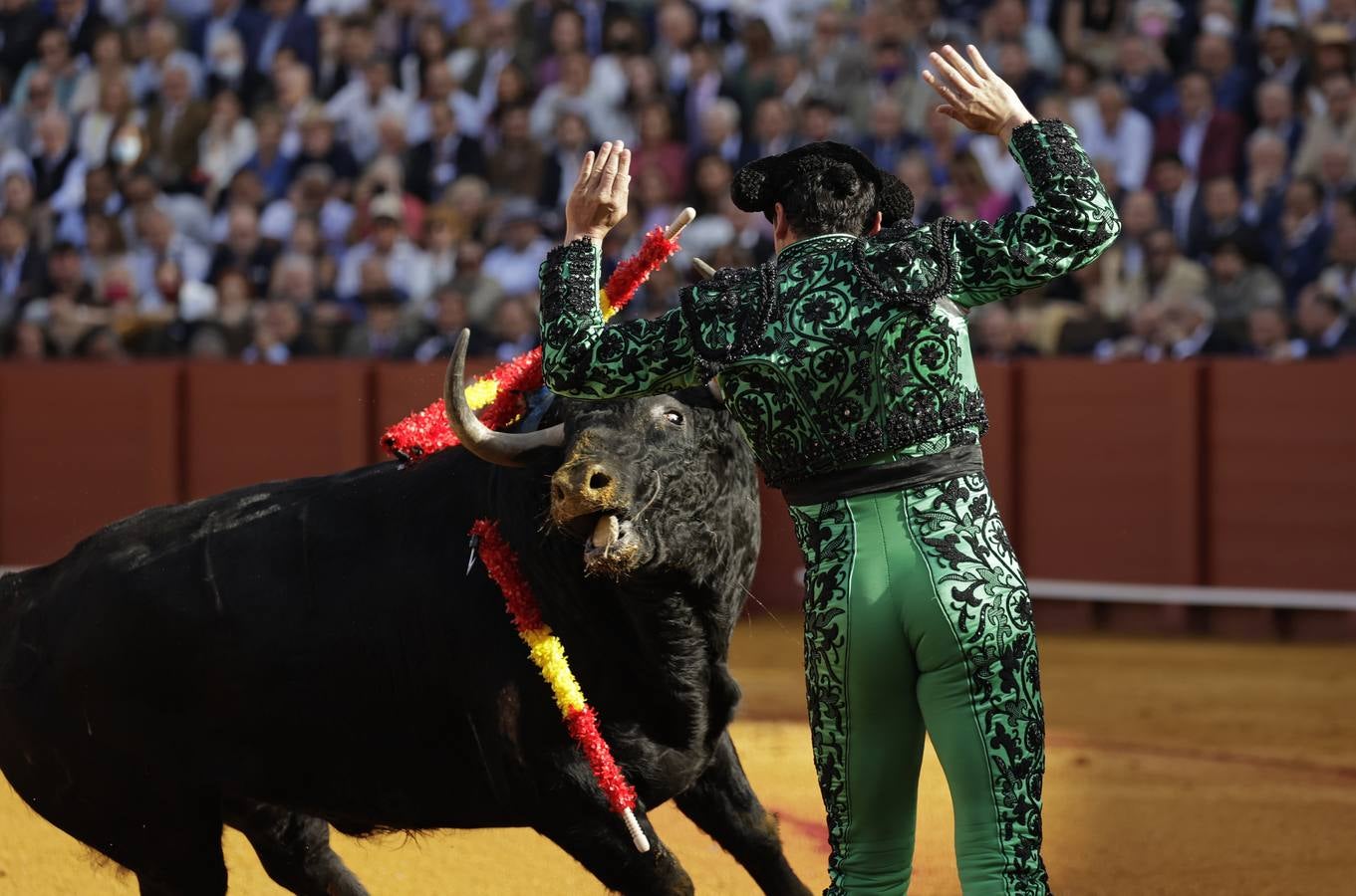 Corrida de Morante, Urdiales y Manzanares en la plaza de toros de Sevilla en 2022. JUAN FLORES