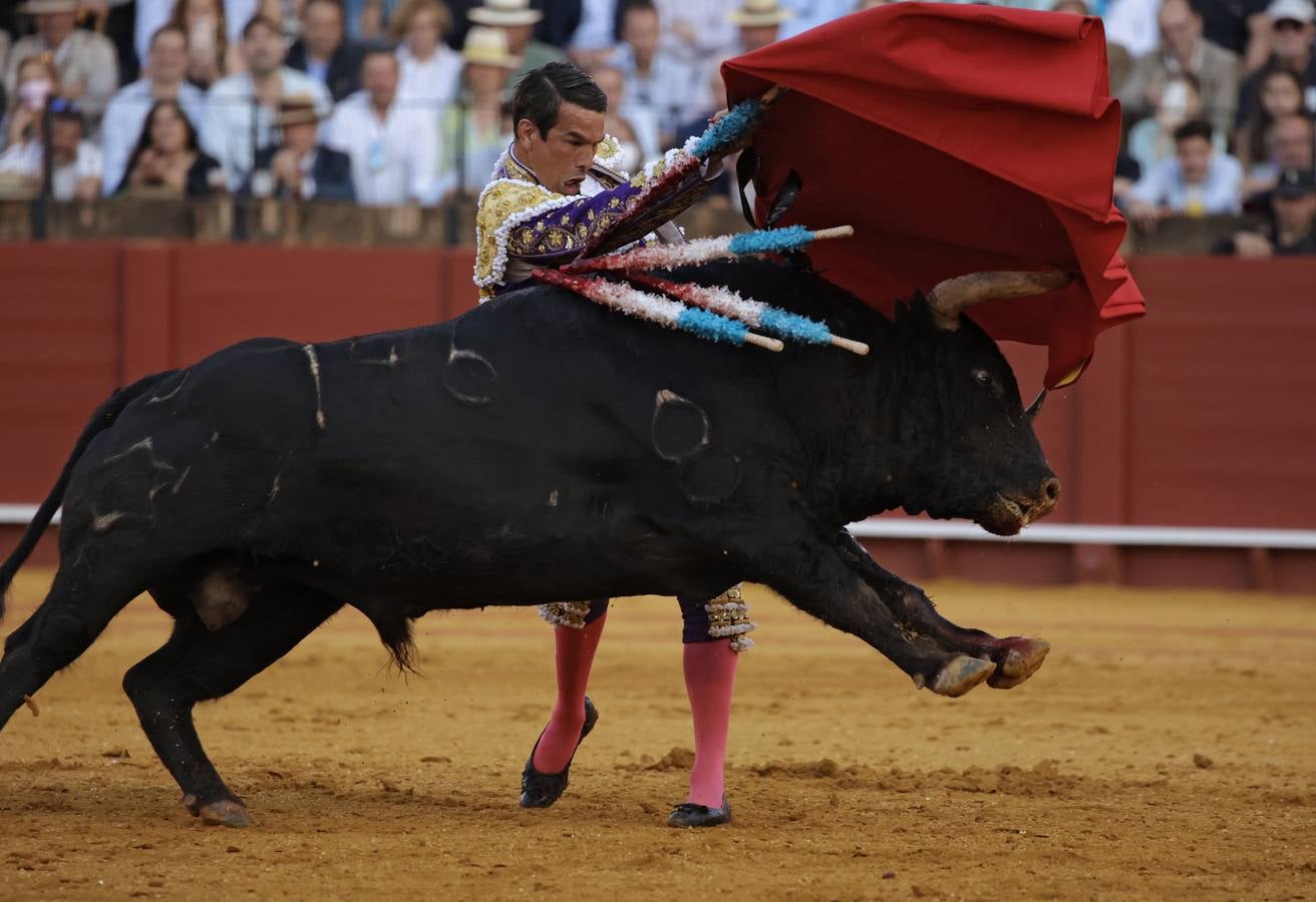 Corrida de Morante, Urdiales y Manzanares en la plaza de toros de Sevilla en 2022. JUAN FLORES