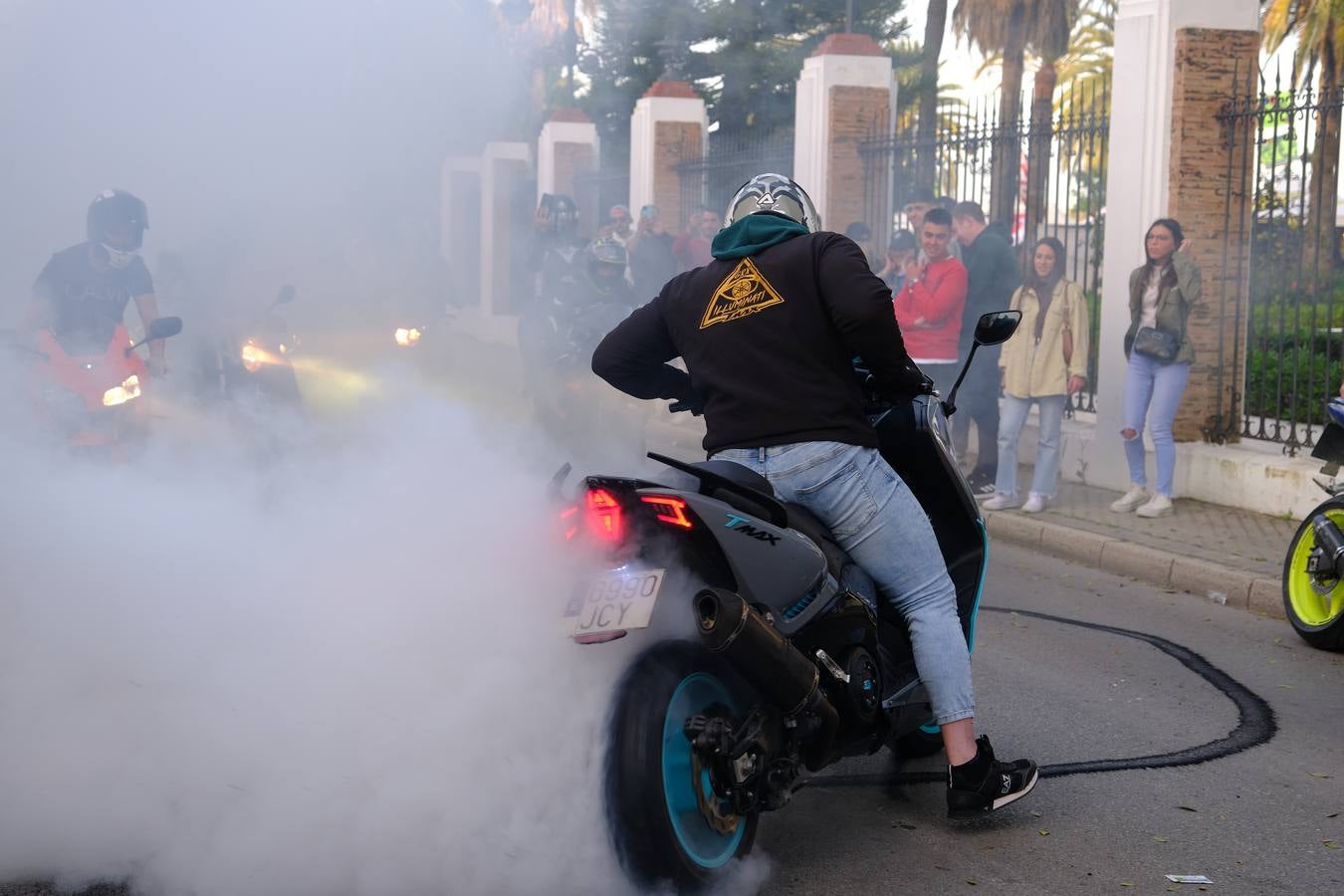 Fotos: Gran ambiente en El Puerto para dar la bienvenida al Gran Premio de Motociclismo