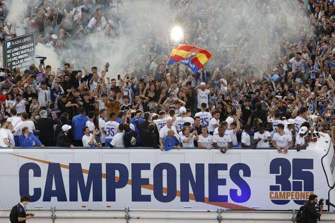 Los campeones de Liga a su llegada a Cibeles