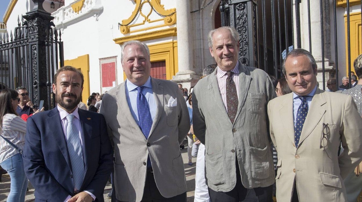 En imágenes, Puerta del Príncipe de la corrida de Ferrera y Perera